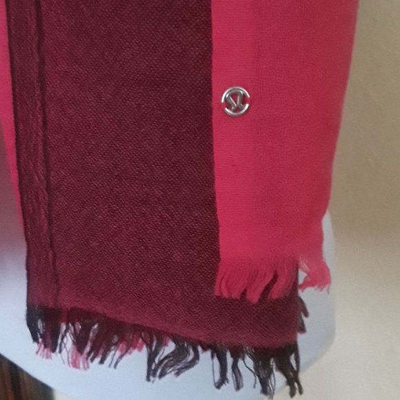 Lululemon Athletica Scarf Large - Picture 3 of 7